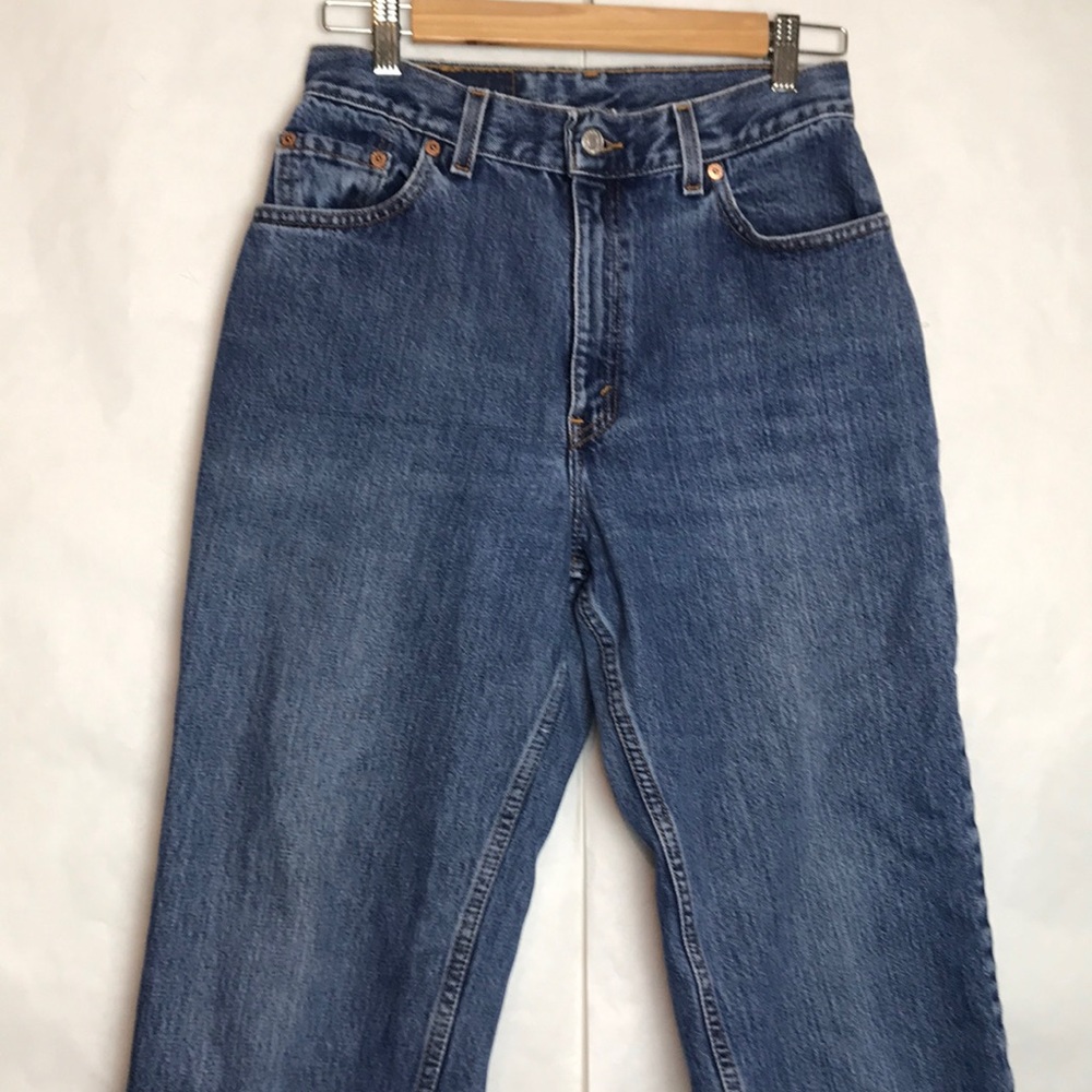 Vintage excellent used condition Levi’s tiny waist high waisted taper full leg